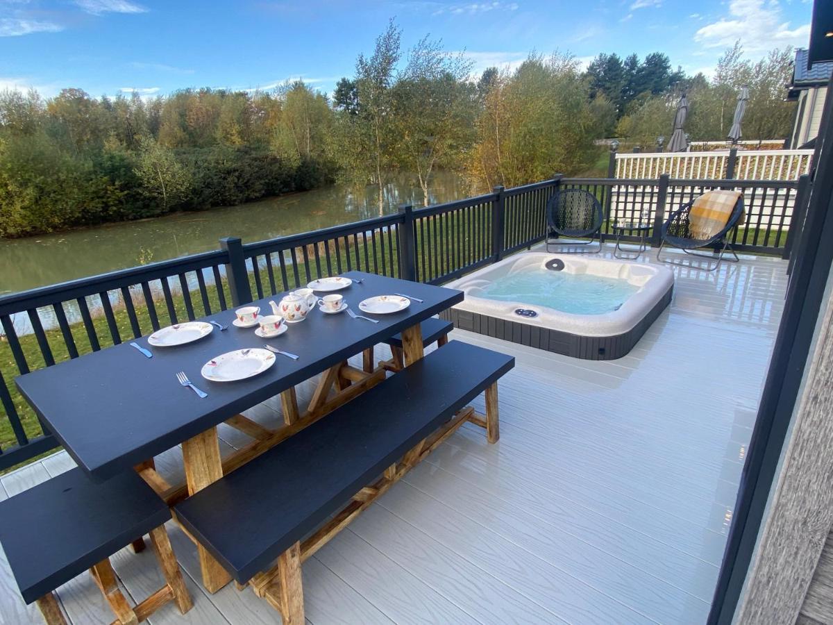 Lakewood Retreat Woodhall Spa Exterior foto